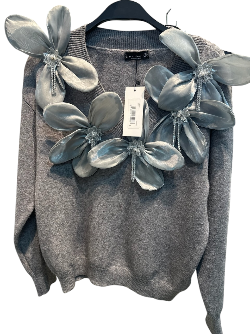 Sweater with flowers